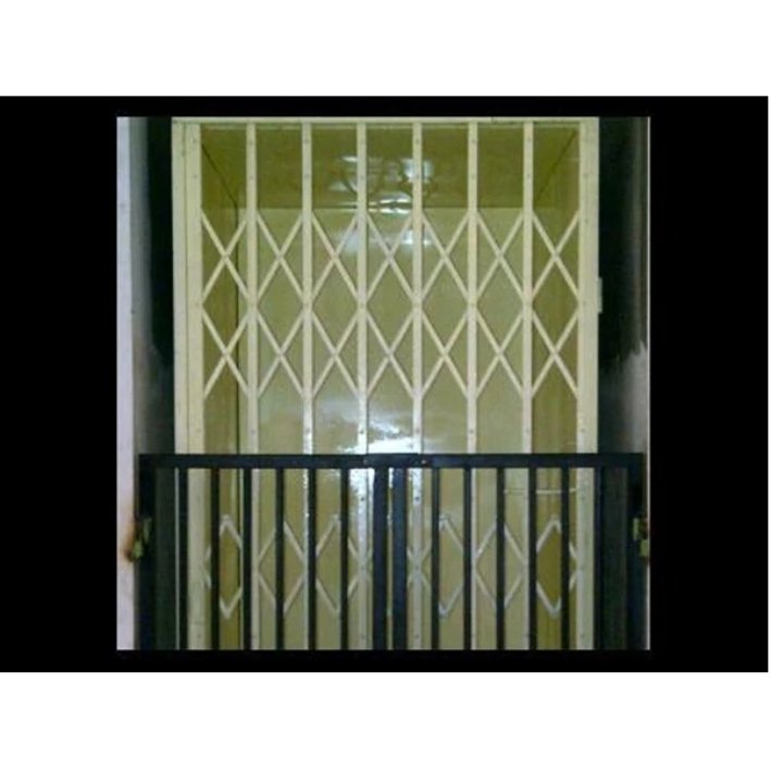 Lift barang kapasitas 1-5 Ton